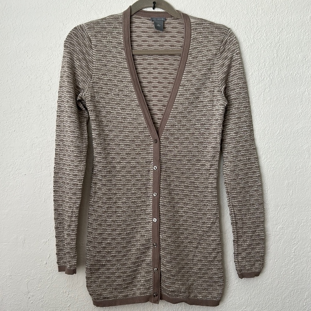 Ann Taylor Sweater. Size XS. 80% cotton 13% polyester7% metallic. Light brown.